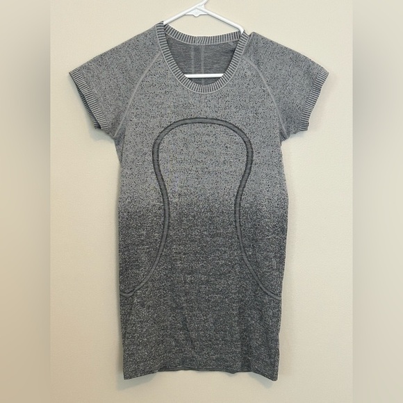 Lululemon 6 Swiftly Tech T-Shirt Tee Shirt Short Sleeve Rare Gray Ombré running - Picture 4 of 10